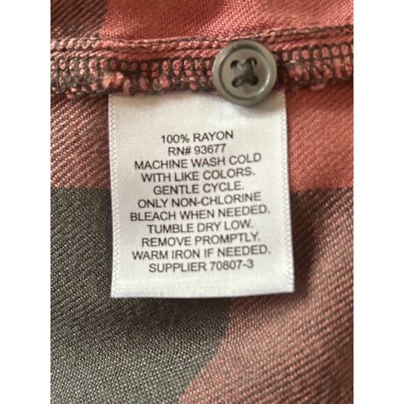 Boutique Plus 1X Pink & Gray Buffalo Plaid Button-Front Shirt - Picture 6 of 6